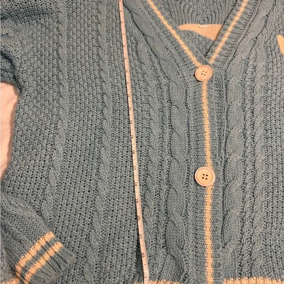 Taylor Swift Light Blue Cable Knit Cardigan - Picture 9 of 11